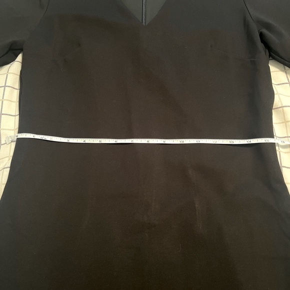 White House Black Market - Short Sleeve Sculpting AURA dress - 12 - Picture 4 of 9